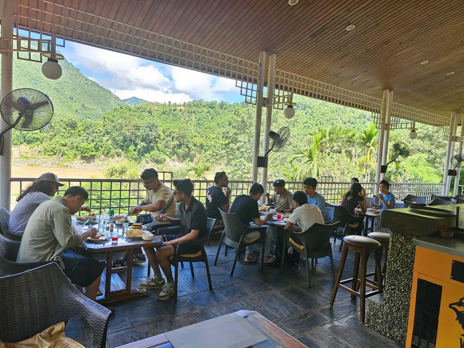 bunch of students in field trip