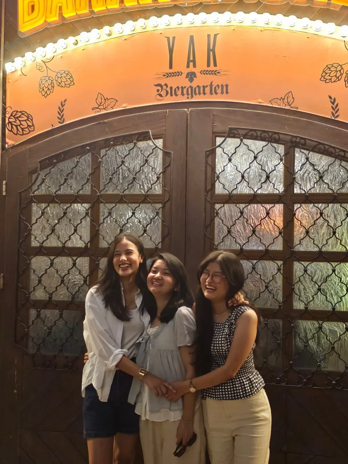 bunch of students in field trip