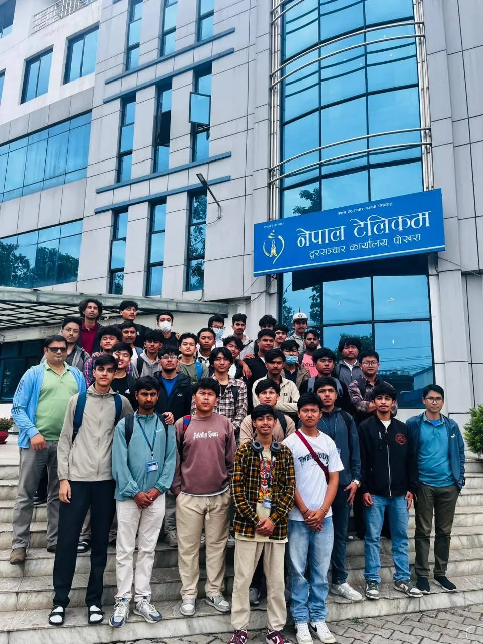 bunch of students in field trip