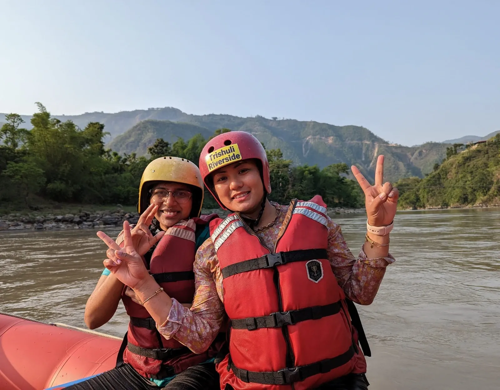 bunch of students in field trip